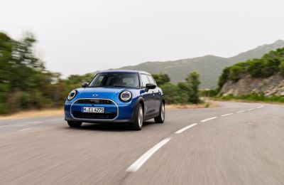 MINI Cooper S 5 puertas: más espacio y mucha diversión al volante 01 090824