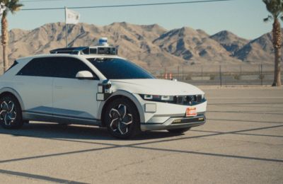 Hyundai IONIQ 5 Robotaxi pasa la prueba de licencia de conducir 01 020424