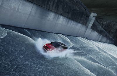 El nuevo Range Rover Sport inspira una innovadora colaboración de medios con Sky Media 01 120522