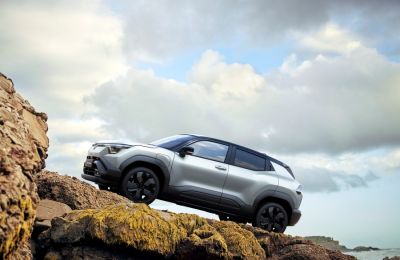 Suzuki Motor Corporation ha presentado su primer modelo de vehículo eléctrico de batería (BEV) de producción en masa, el e VITARA 01041124