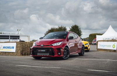 EL NUEVO TOYOTA GR YARIS PRESENTA SUS CREDENCIALES EN LA GOODWOOD SPEEDWEEK