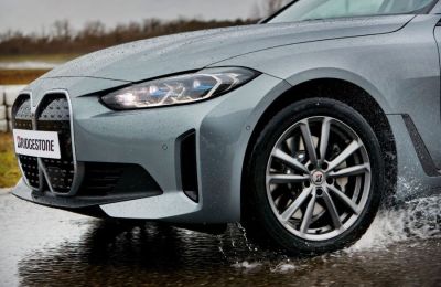 BRIDGESTONE Llega Seguro a tu Destino en un Día Lluvioso 01 150724