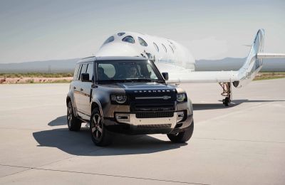 Land Rover apoya el primer vuelo comercial de Virgin Galactic