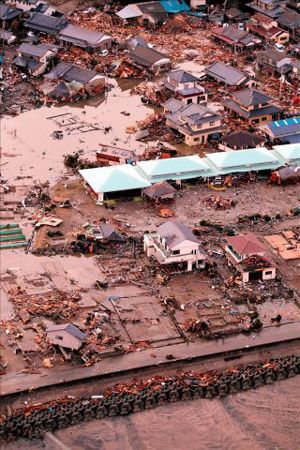 Imagen de la destrucción provocada por el sismo de 8.9 grados en la escala abierta de Richter que sacudió Japón, hoy, viernes, 11 de marzo de 2011.