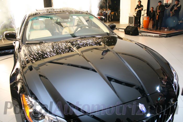 Maserati Quattroporte.