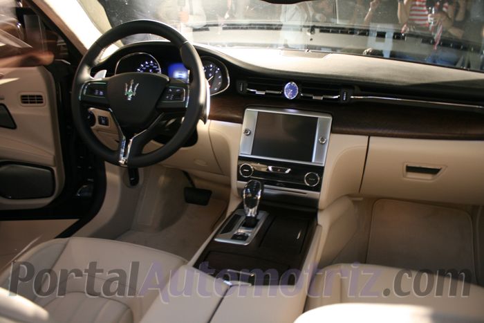 Maserati Quattroporte.