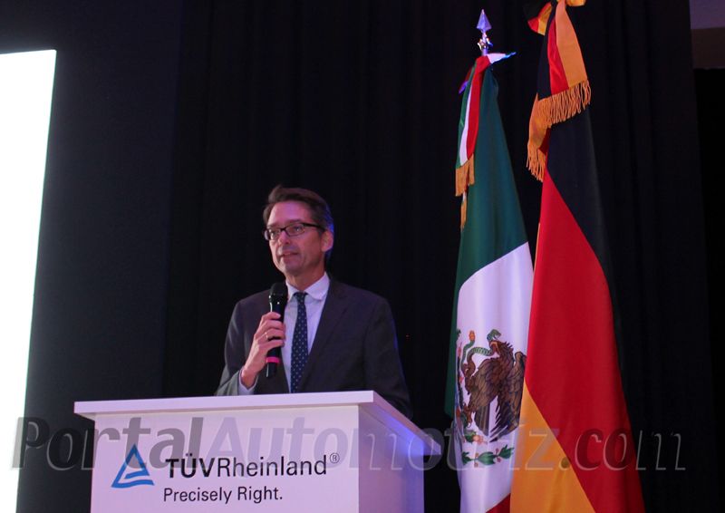 Oliver Knoerich, director de la sección de Economía y Asuntos Globales de la República Federal de Alemania y representante de la embajada de la República Federal de Alemania en México.