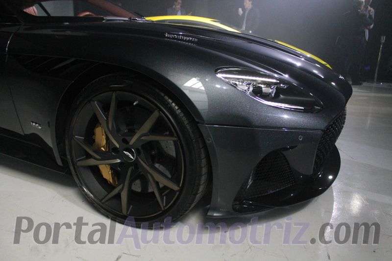 Aston Martin DBS Superleggera.