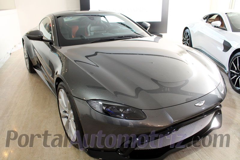 Aston Martin Vantage 2019.