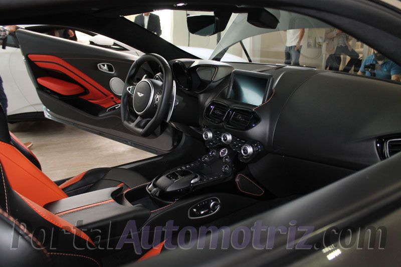 Aston Martin Vantage 2019.