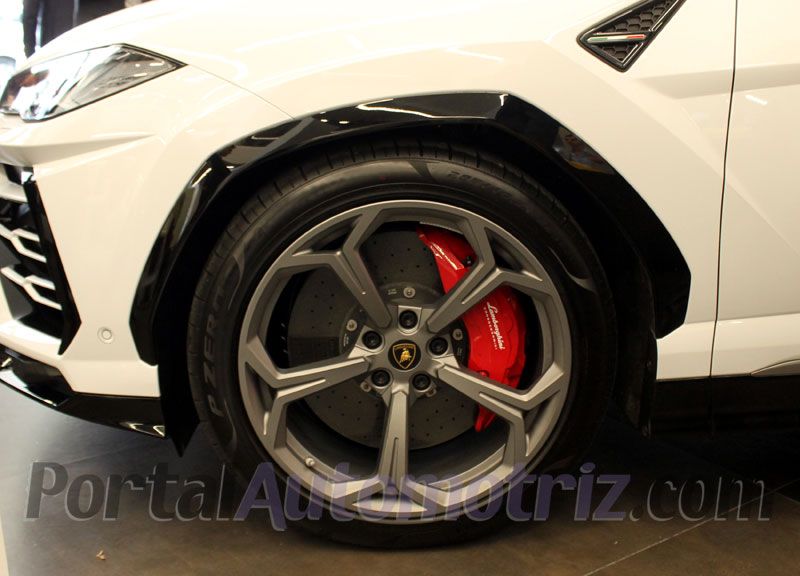 Lamborghini Urus.