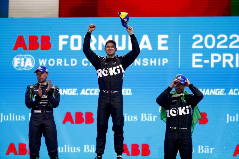 Edoardo Mortara de ROKiT Venturi Racing aseguró la victoria en la segunda carrera de la doble fecha del E-Prix de Diriyah 2022. 02 - 300122