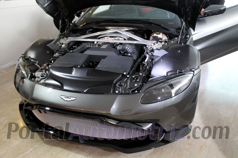 Aston Martin Vantage 2019.