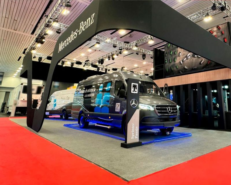 Mercedes-Benz stand Sprinter 01 201123