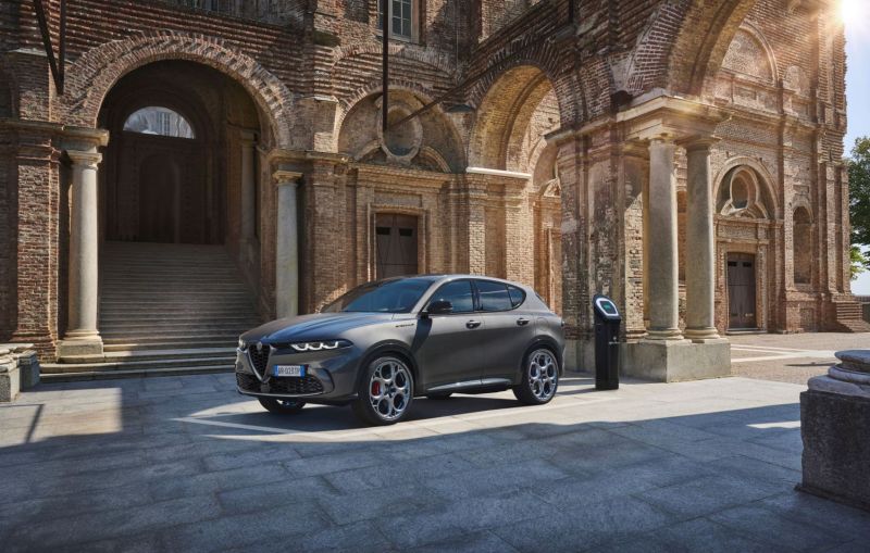 Alfa Romeo Tonale Plug-In Hybrid Q4 01 241122