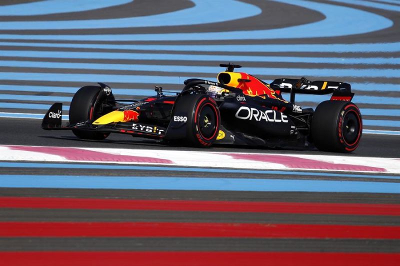El piloto holandés de Fórmula Uno Max Verstappen de Red Bull Racing en acción durante la primera sesión de práctica del Gran Premio de Fórmula Uno de Francia en Le Castellet, Francia, el 22 de julio de 2022. (Fórmula Uno, Francia) 01 230722
