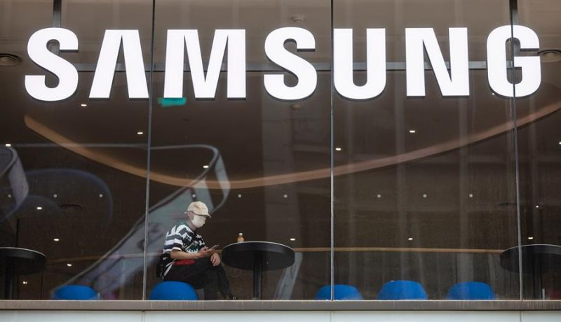 Una fotografía de archivo de una tienda de Samsung. EFE/EPA/Alex Plavevski