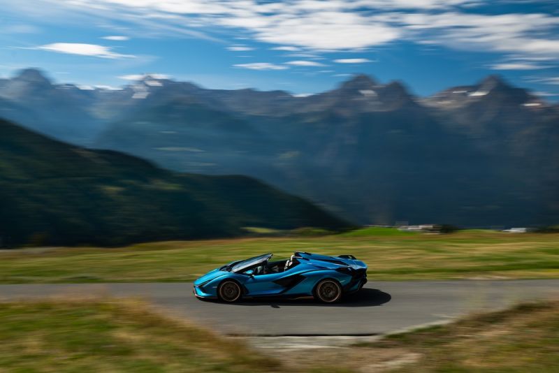 Automobili Lamborghini acelera en el camino hacia la descarbonización