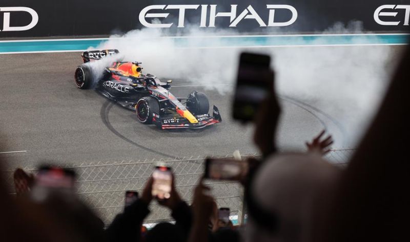 F1 01 261123