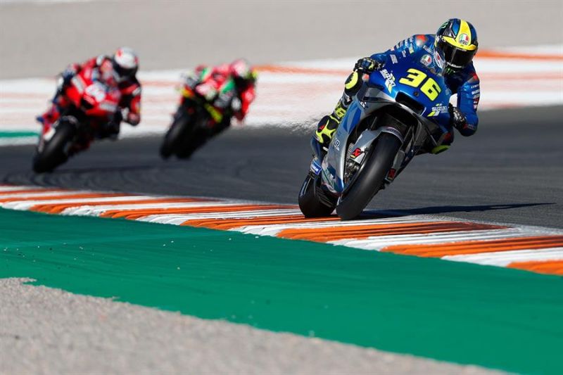 El piloto de Moto GP, Joan Mir (Suzuki Ecstar) rueda en el circuito Ricardo Tormo de Cheste (Valencia) donde se disputa el GP Comunitat Valenciana.