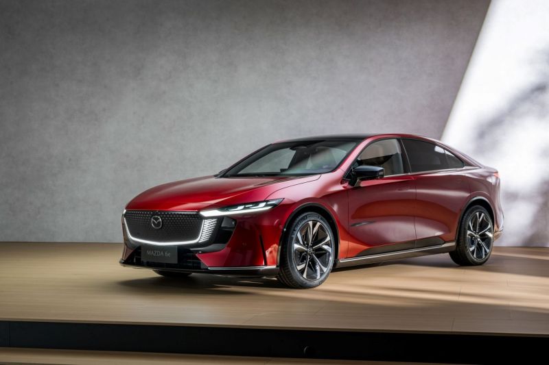 El nuevo Mazda6e se presenta en el Salón del Automóvil de Bruselas 01100125