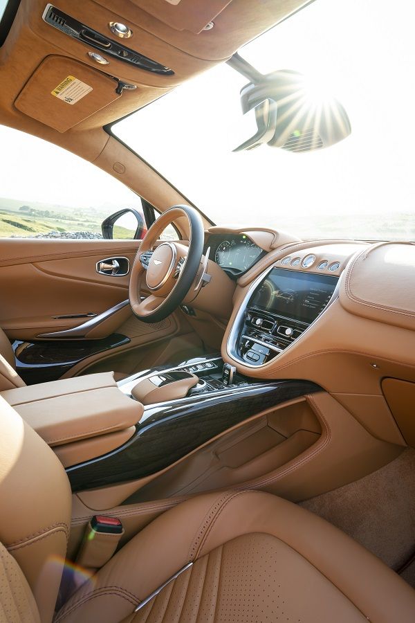 Aston Martin DBX Aston Martin DBX