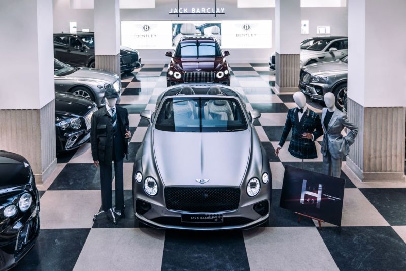 Jack Barclay Bentley y Huntsman Savile Row presentan dos nuevos modelos en colaboración a medida para 2023 01 250523