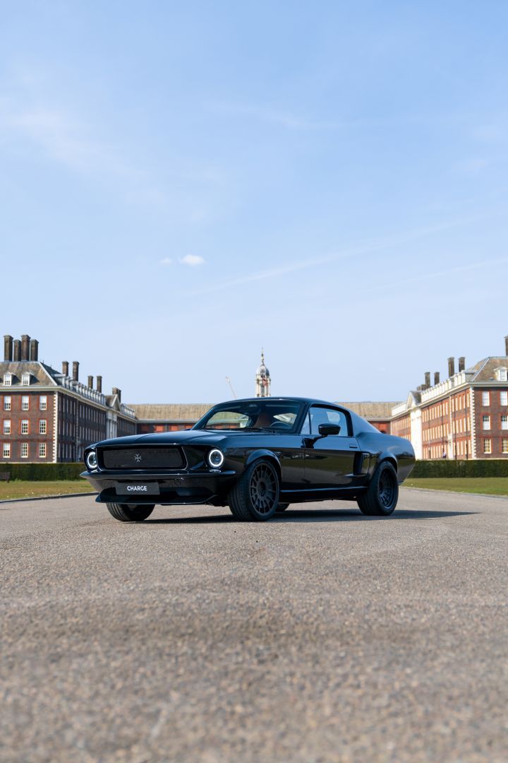 Estreno mundial del Mustang eléctrico de Charge Cars en Salon Privé London 01 280322