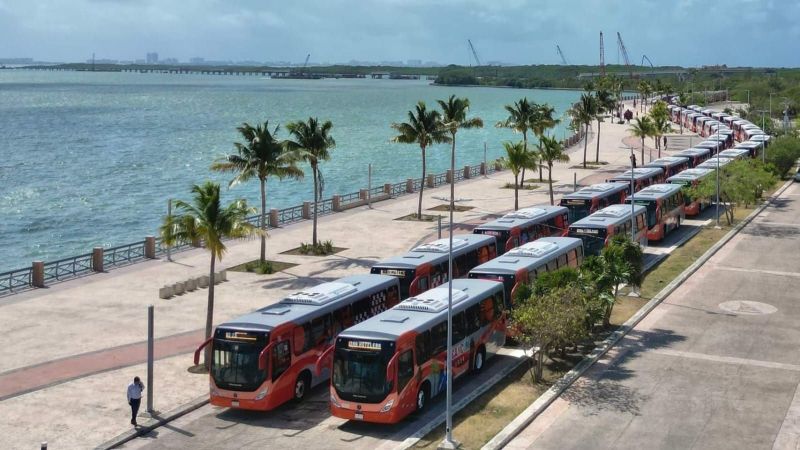 Mercedes-Benz Autobuses impulsa la movilidad en Cancún con la primera entrega de 100 autobuses para la Zona Hotelera. 01 030424
