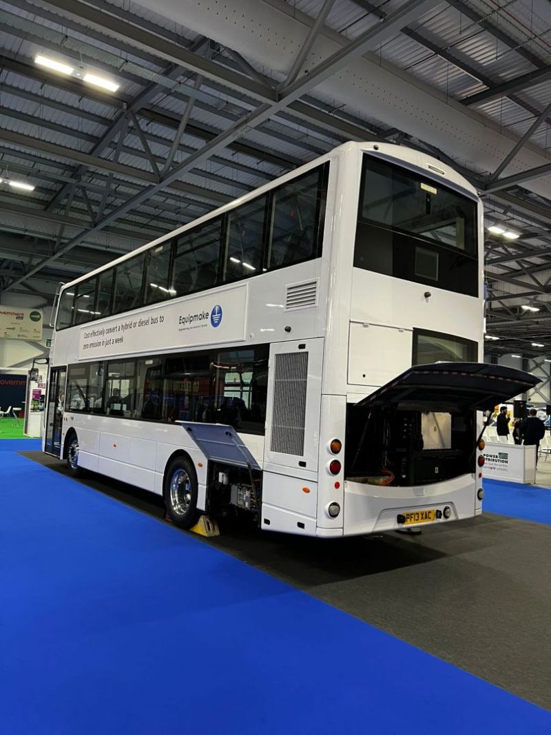 Equipmake presenta la tecnología de repotenciación de autobuses de dos pisos en ITT Hub 02 120522
