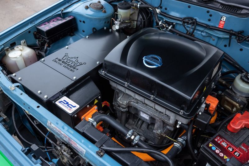 Ha sido ampliamente modificado el Nissan Bluebird para integrar el tren motriz eléctrico del Nissan LEAF.