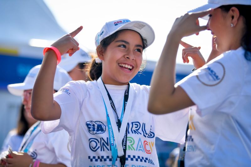 DHL y la Fórmula E se unen para impulsar el empoderamiento a las niñas y jóvenes a través de Girls on Track. 02 120222