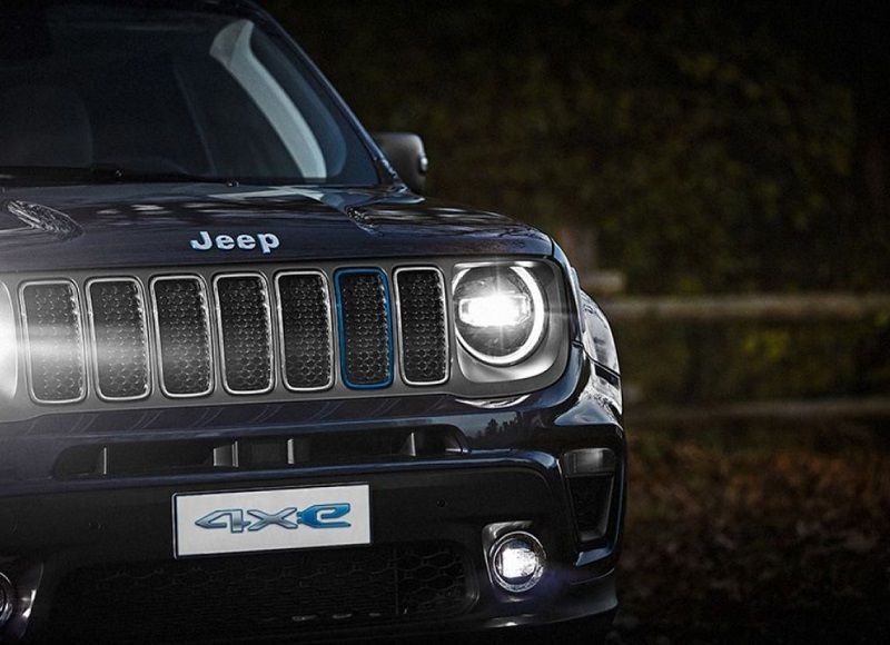 MOPAR AL LADO DE JEEP PARA EL LANZAMIENTO DEL RENEGADE 4XE Y COMPASS 4XE