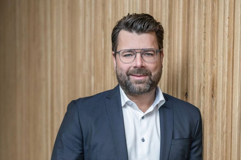 OLIVER HOFFMANN