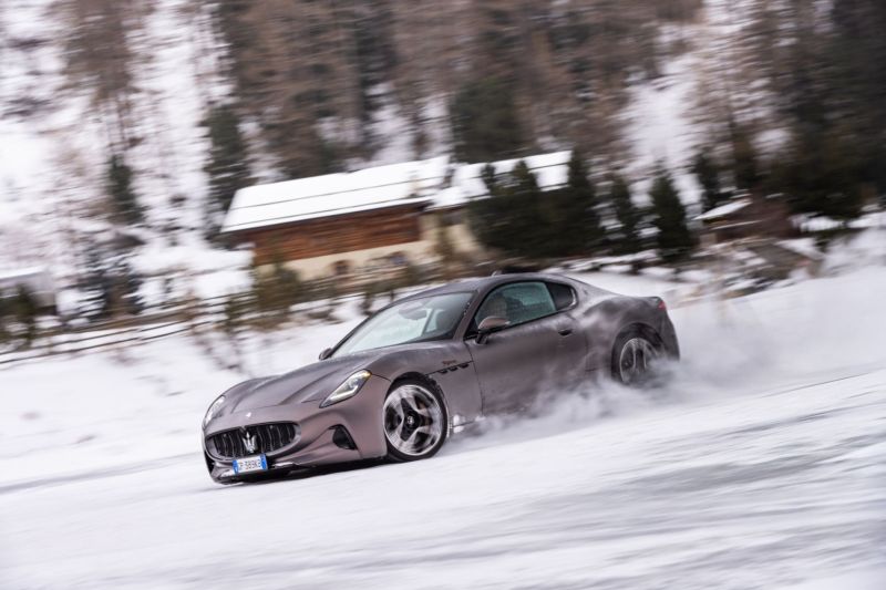 Maserati GranTurismo Folgore Rame 01100225