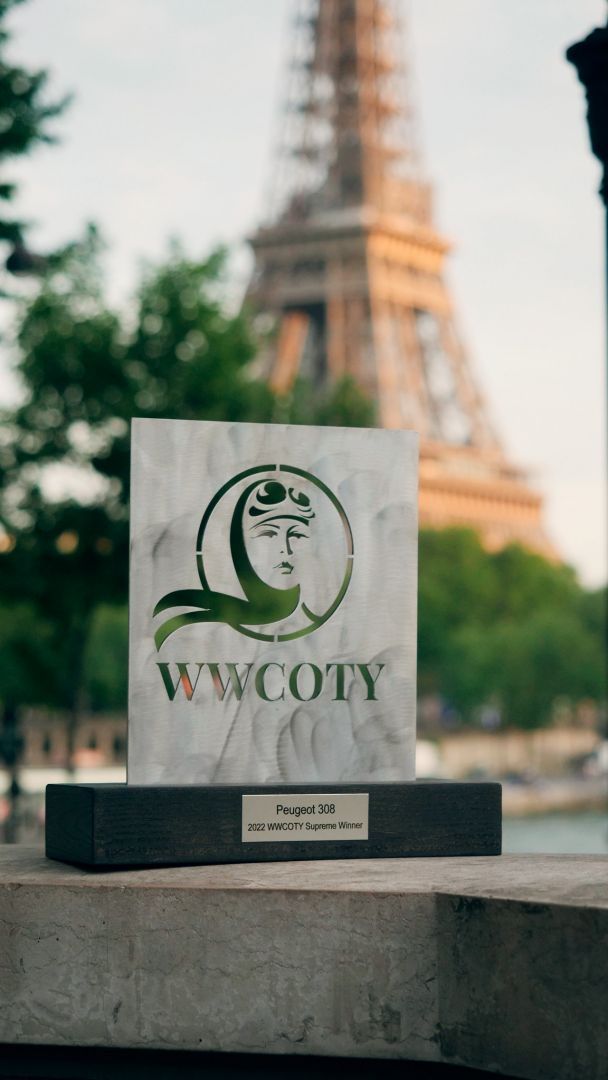 WWCOTY entrega a PEUGEOT su premio al Mejor Coche del Año en una exclusiva ceremonia en París 01 160522