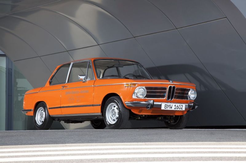 El primer vehículo electrificado de BMW cumple 50 años: el BMW 1602 de propulsión eléctrica. 01 120822