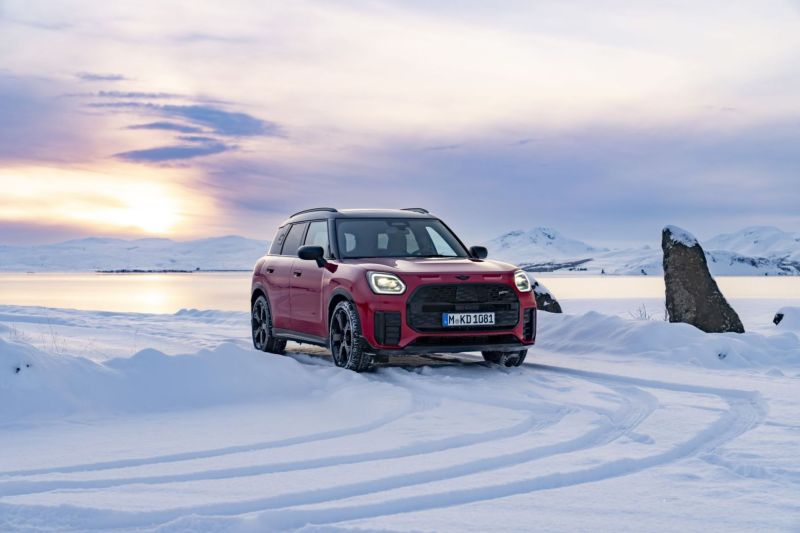 El MINI Countryman S ALL4 en versión JCW 01 290124