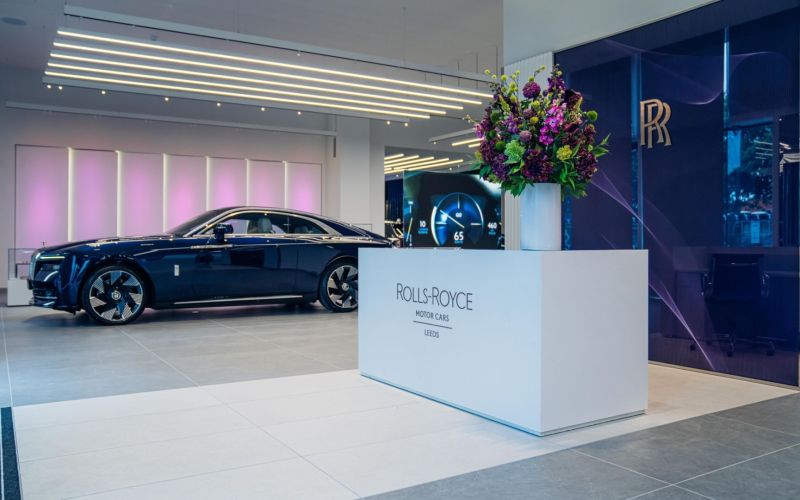 Rolls-Royce Motor Cars Leeds presenta un nuevo y lujoso showroom 01250924