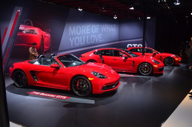 Stand de Porsche en el Salón del Automóvil de Los Ángeles 2018