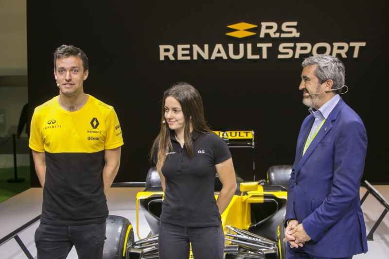 Jolyon Palmer de Renault en el Salón del Automóvil de Barcelona 2017