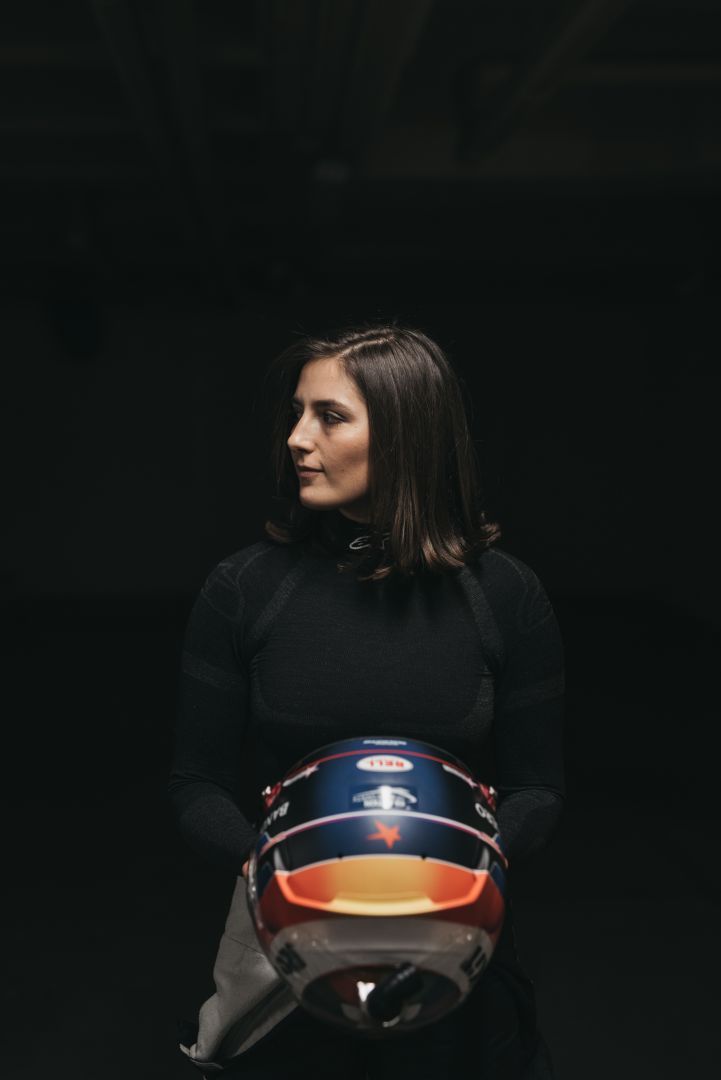 Tatiana Calderón, la primera mujer en el equipo AJ Foyt Racing 01 070322