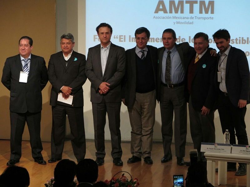  Otro grupo de expertos entre los que se encuentran Arturo Moreno Trejo;  Jesús Padilla Zenteno, Ángel Molinero; Benjamín Garza Fernández y Gonzalo Peón Carballo.