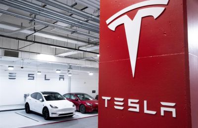 Tesla 01 140323
