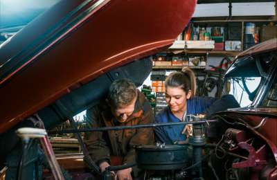 Los millennials son más propensos a realizar reparaciones menores de automóviles que la generación de los baby boomers, según una investigación de eBay. 01 170323