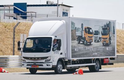 Fabricación sostenible en Europa: la filial de Daimler Truck FUSO celebra el inicio de la producción del eCanter de próxima generación 01 240523